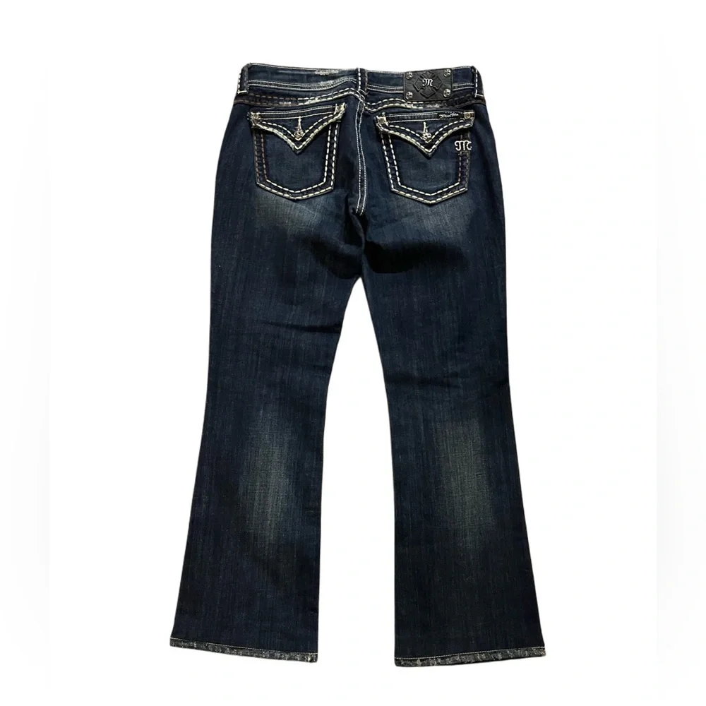 Miss Me Women’s Distressed Boot Cut Jeans
Size 31 x 30 - Picture 3 of 10